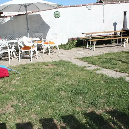 Vestonicka Jizdarna Apartment