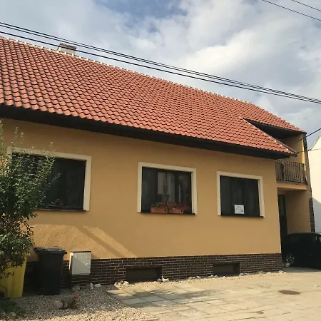 Apartment Vestonicka Jizdarna