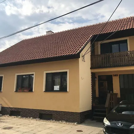 Vestonicka Jizdarna Apartment Dolni Vestonice